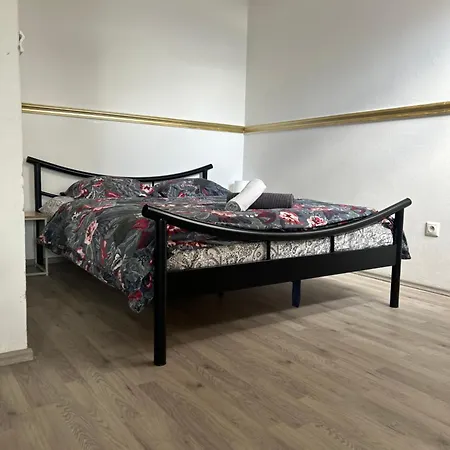 1st Plaza Apartment *